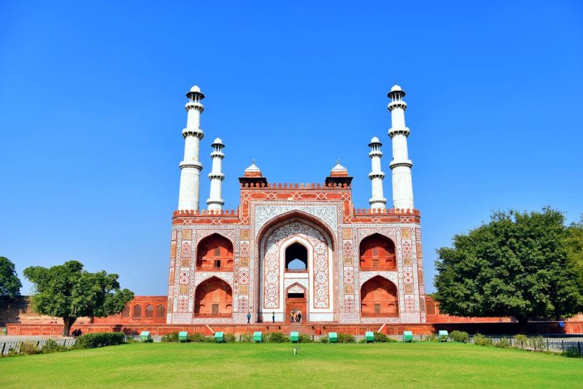 Tomb of Akbar the Great, Agra, Uttar Pradesh - Vushii.com